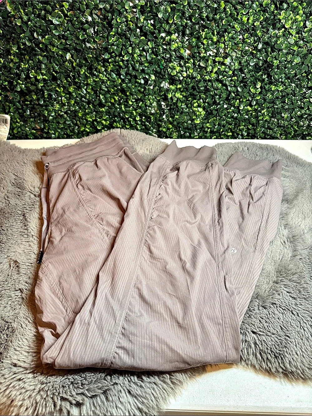 Lululemon Taupe Joggers Size 6
